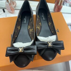 Louis Vuitton Black Leather Flats with Bow Accent